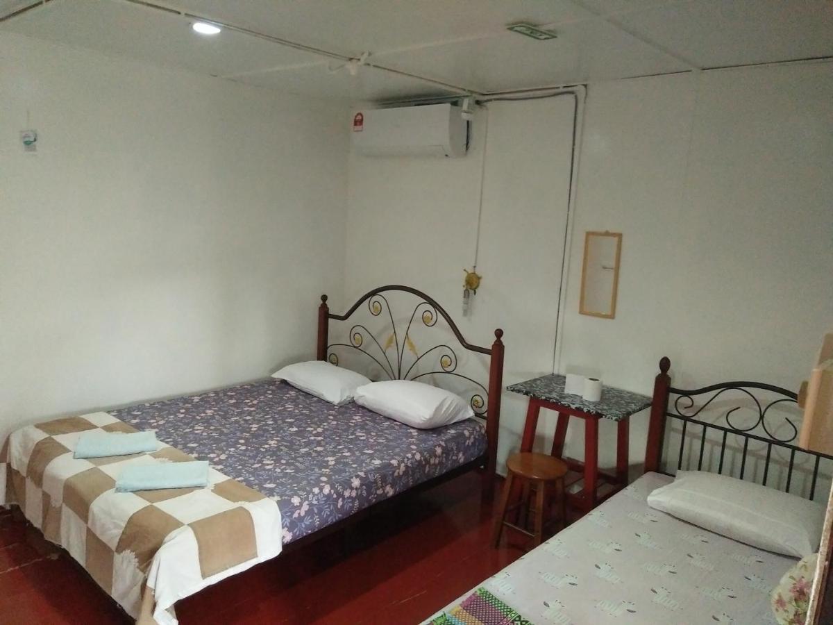 Отель Nazri Nipah Camp Pangkor Кампунг-Телук-Нипах Номер фото