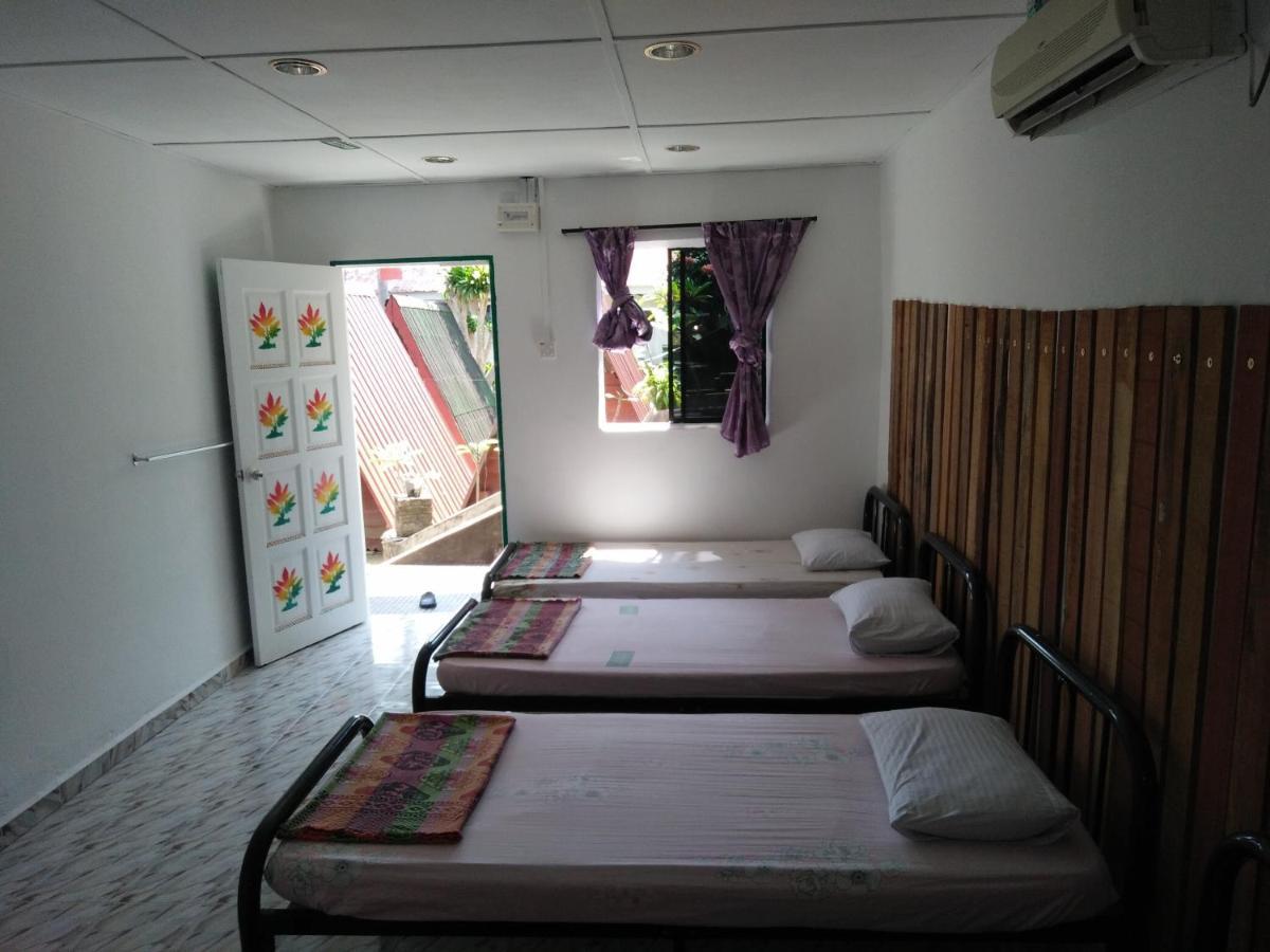 Отель Nazri Nipah Camp Pangkor Кампунг-Телук-Нипах Номер фото