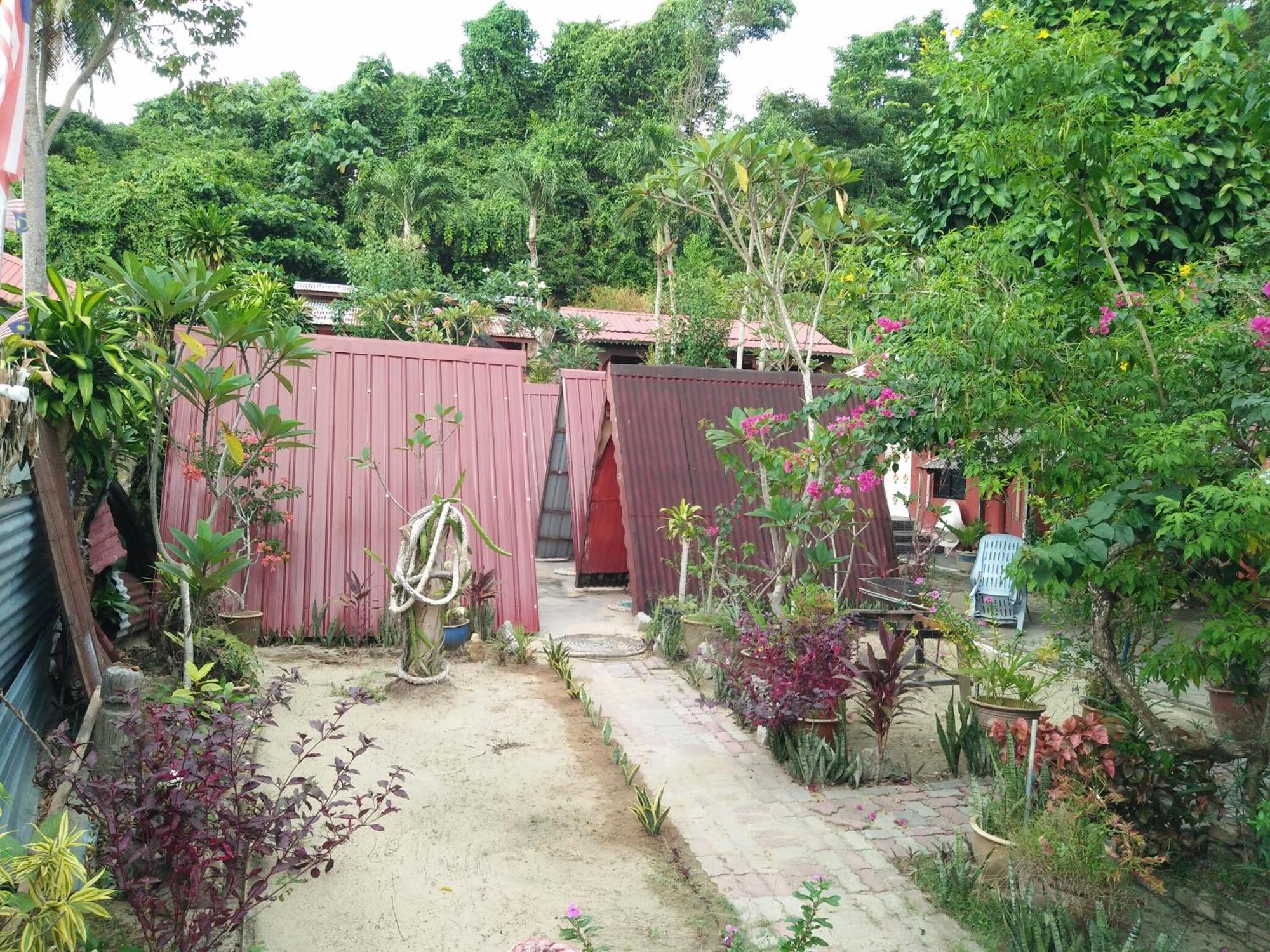 Отель Nazri Nipah Camp Pangkor Кампунг-Телук-Нипах Номер фото